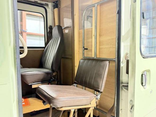 クイックデリバリークイックデリバリー　全塗装車キッチンカーレンタカーアップ 2WD 2400