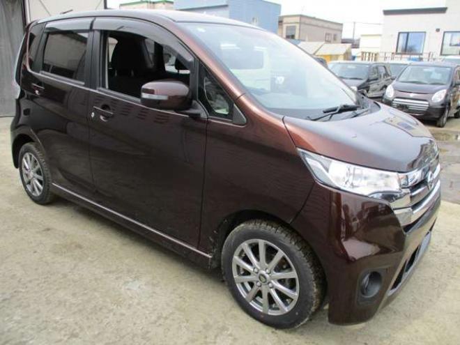 デイズハイウェイスターG 4WD　アイドリングストップ・スマートキー 660