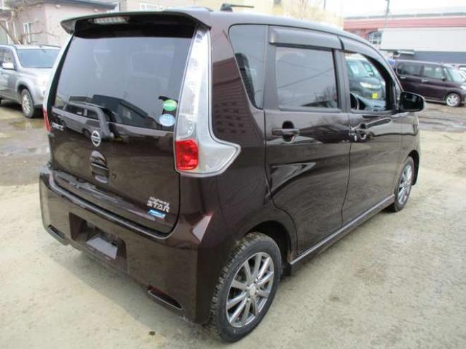 デイズハイウェイスターG 4WD　アイドリングストップ・スマートキー 660