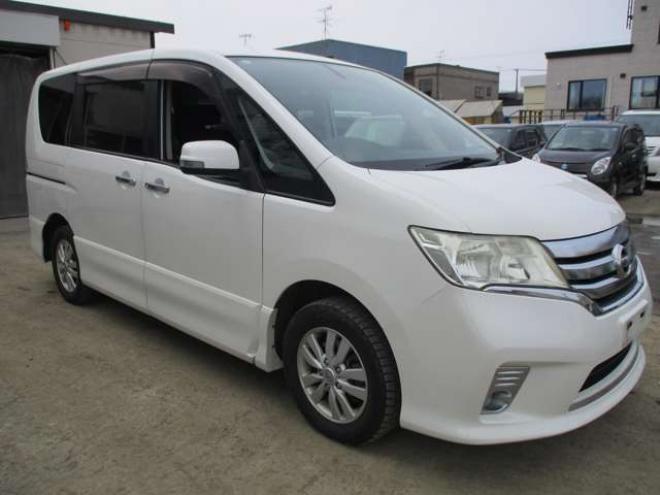 セレナ2.0 ハイウェイスター 4WD　両側パワースライドドア・ナビ・TV・バックカメラ・スマートキー 2000