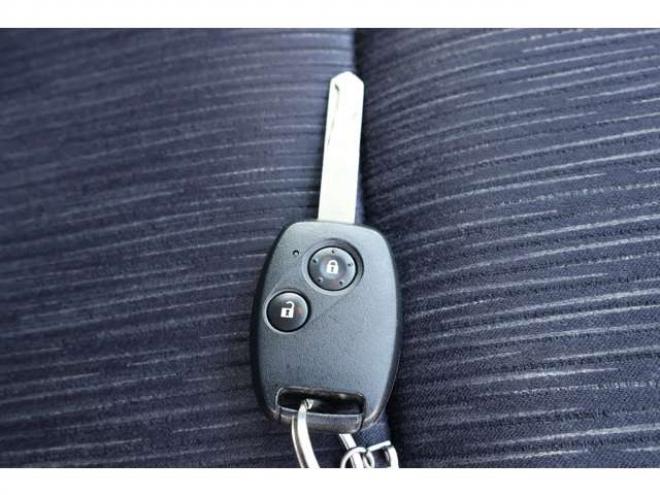 オデッセイ2.4 アブソルート 4WD　ナビ・TV・バックカメラ・キーレス・タイミングチェーン式 2400