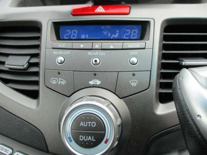 オデッセイ2.4 アブソルート 4WD　キーレス・タイミングチェーン式 2400