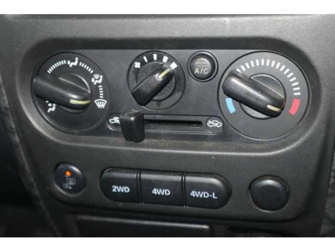 AZオフロードXC 4WD　5速マニュアル・ナビ・TV・キーレス・ターボ 660