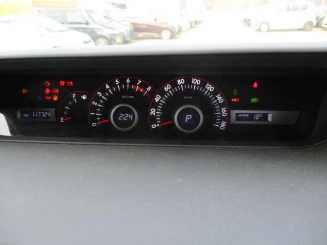 ヴォクシー2.0 ZS 4WD　ナビ・TV・両側パワースライドドア・スマートキー 2000