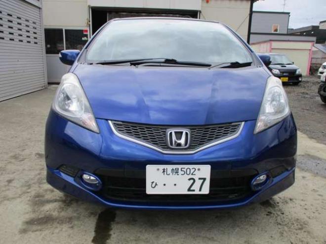 フィット1.5 RS 4WD　2.3万キロ・R9/5月・キーレス 1500