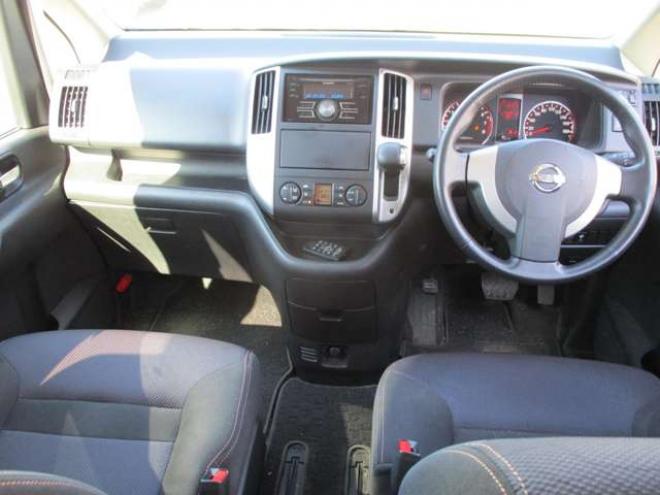 セレナ2.0 ハイウェイスター Vセレクション 4WD　両側パワースライドドア・スマートキー・タイミングチェーン 2000