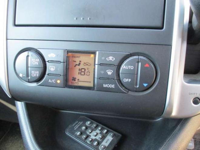 セレナ2.0 ハイウェイスター Vセレクション 4WD　両側パワースライドドア・スマートキー・タイミングチェーン 2000