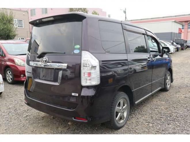 ヴォクシー2.0 ZS 煌II 4WD　スマートキー・ナビ・TV・バックカメラ・両側パワスラ・後期型 2000