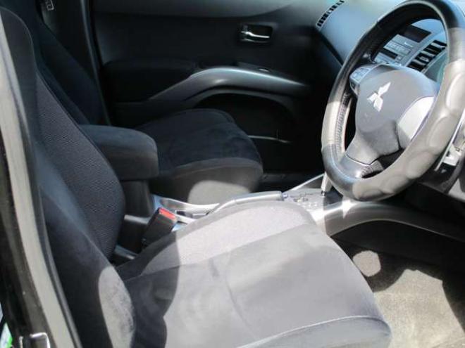 アウトランダー2.4 G 4WD　スマートキー・エンジンスターター 2400