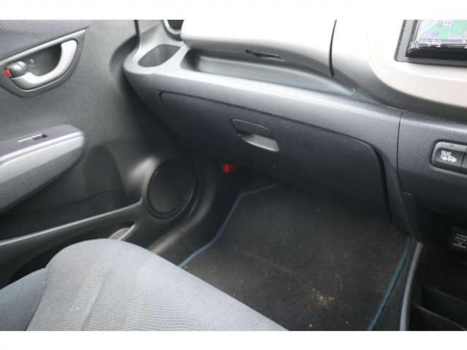 フィット1.5 RS 4WD　7.6万キロ・ナビ・TV・バックカメラ・キーレス 1500