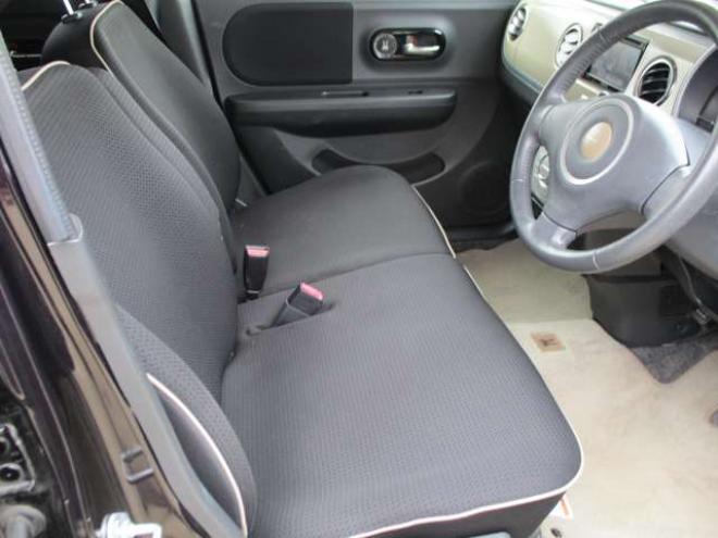 ラパンXセレクション 4WD　5.4万キロ・ナビ・TV・バックカメラ 660