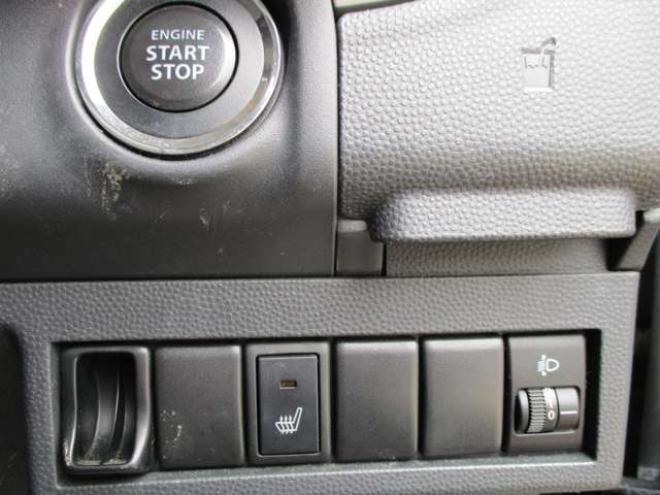 ラパンXセレクション 4WD　5.4万キロ・ナビ・TV・バックカメラ 660