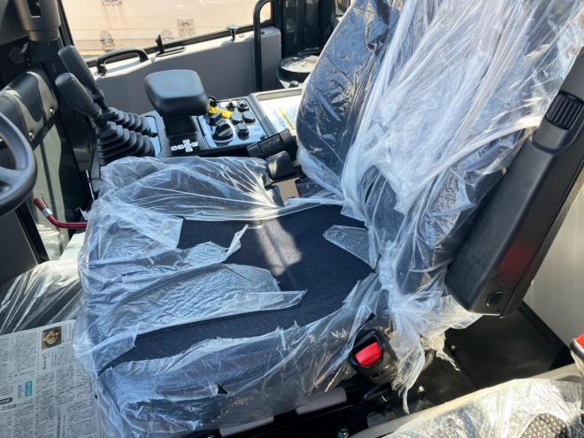 ホイールローダコマツ　中古　WA100-8Y　建機