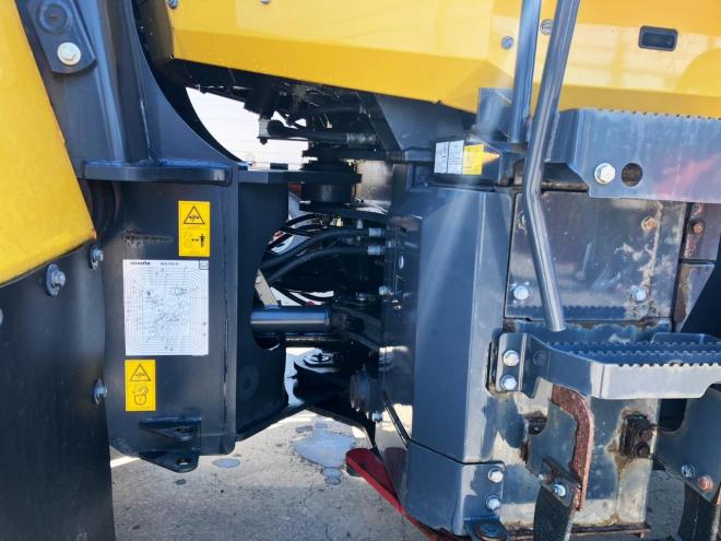 ホイールローダコマツ　中古　WA100-8Y　建機