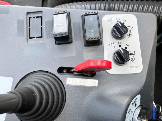 ホイールローダ日立　中古　ZW80-5B　建機