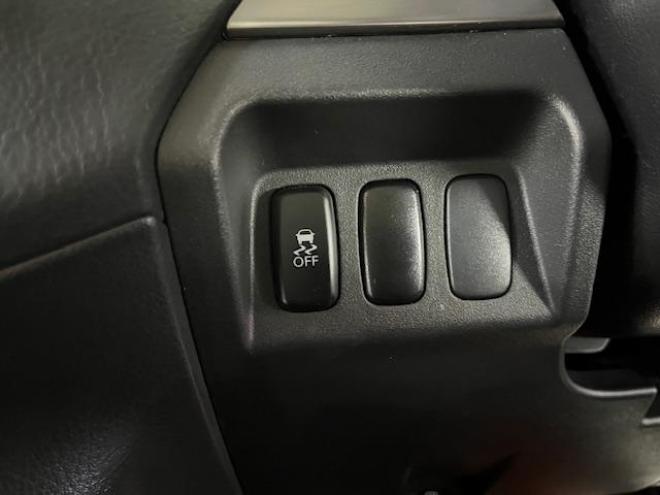 パジェロロング　スーパーエクシード　寒冷地仕様　ダブルバッテリー　禁煙車　ＷＥＤＳキーラー１７ＡＷ＋新品ＴＯＹＯホワイトレタータイヤ　社外１７ＡＷ＋スタッドレスタイヤ　新品ＪＡＯＳブラックマッドガード　純正ナビ　地デジ　Ｂｌｕｅｔｏｏｔｈ 4WD 3200 5Dr