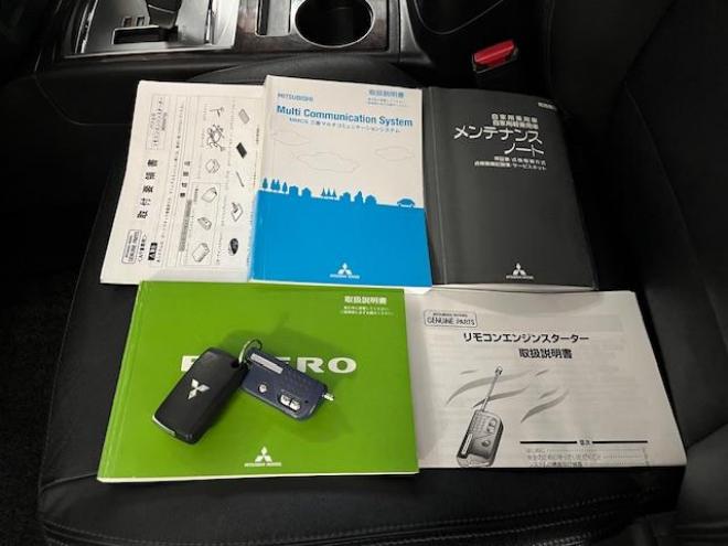 パジェロロング　スーパーエクシード　寒冷地仕様　ダブルバッテリー　禁煙車　ＷＥＤＳキーラー１７ＡＷ＋新品ＴＯＹＯホワイトレタータイヤ　社外１７ＡＷ＋スタッドレスタイヤ　新品ＪＡＯＳブラックマッドガード　純正ナビ　地デジ　Ｂｌｕｅｔｏｏｔｈ 4WD 3200 5Dr