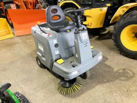 その他　ケルヒャー　中古　搭乗式バキュームスイーパー　KM85/50RBP　作業機