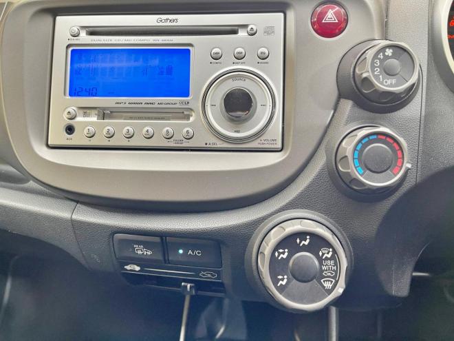 フィット1.3G 4WD 5年保証 夏冬タイヤ 自社認証工場 車検整備2年付 修復歴無 寒冷地仕様 禁煙