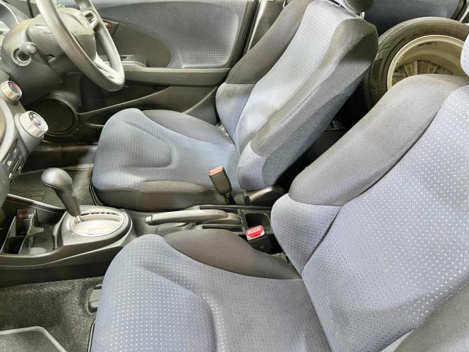 フィット1.3G 4WD 5年保証 夏冬タイヤ 自社認証工場 車検整備2年付 修復歴無 寒冷地仕様 禁煙