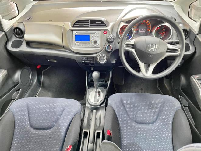 フィット1.3G 4WD 5年保証 夏冬タイヤ 自社認証工場 車検整備2年付 修復歴無 寒冷地仕様 禁煙