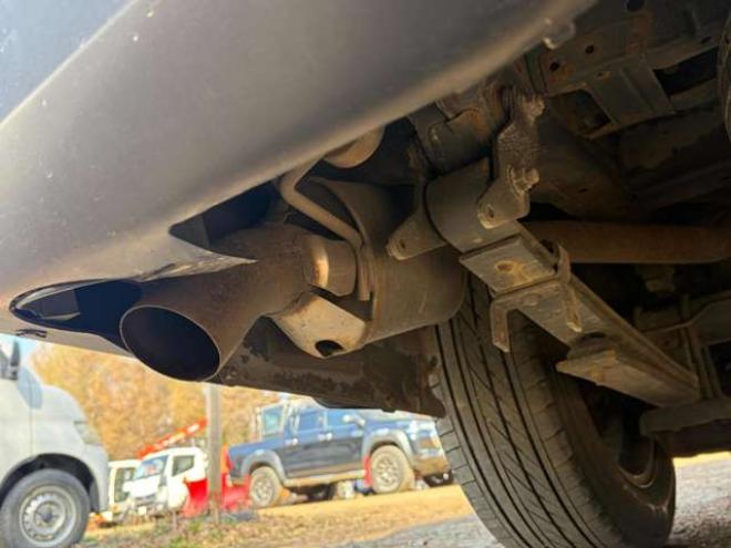 キャラバンNV350 2.5 クールバン DX ロングボディ ディーゼルターボ 4WD　エンジンスターター　革調シートカバー　ETC　社外ハンドル　社外テール　ベッドキット　パワステ　パワーウィンドウ　社外ナビ　社外アルミホイール　両側スライドドア 2500