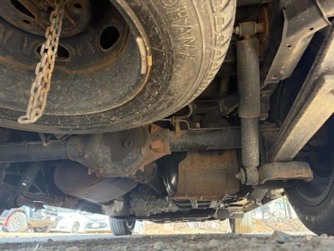 キャラバンNV350 2.5 クールバン DX ロングボディ ディーゼルターボ 4WD　エンジンスターター　革調シートカバー　ETC　社外ハンドル　社外テール　ベッドキット　パワステ　パワーウィンドウ　社外ナビ　社外アルミホイール　両側スライドドア 2500