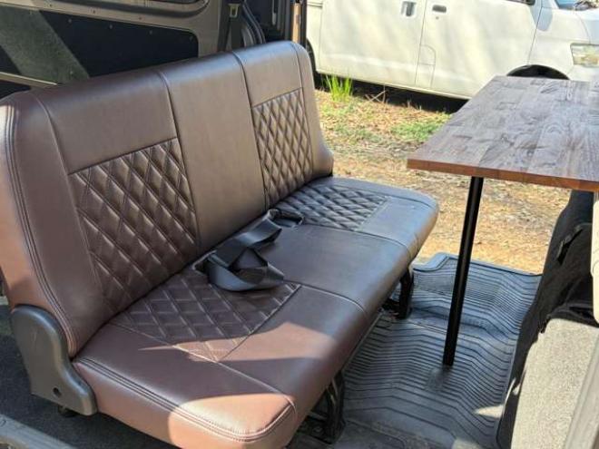 キャラバンNV350 2.5 クールバン DX ロングボディ ディーゼルターボ 4WD　エンジンスターター　革調シートカバー　ETC　社外ハンドル　社外テール　ベッドキット　パワステ　パワーウィンドウ　社外ナビ　社外アルミホイール　両側スライドドア 2500