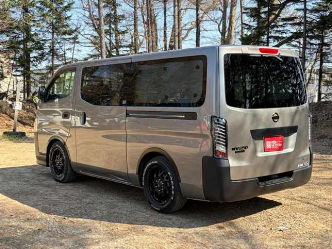 キャラバンNV350 2.5 クールバン DX ロングボディ ディーゼルターボ 4WD　エンジンスターター　革調シートカバー　ETC　社外ハンドル　社外テール　ベッドキット　パワステ　パワーウィンドウ　社外ナビ　社外アルミホイール　両側スライドドア 2500