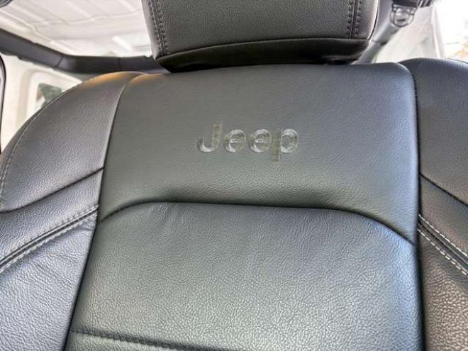 ラングラーアンリミテッド サハラ 3.6L 4WD　グラナイトグレー　エアコン　クルコン　パワステ　パワーウィンドウ　フロントカメラ　バックカメラ　キーレスエントリー　アルミホイール　ABS　横滑り防止装置　盗難防止装置　フルセグTV 正規輸入車 3600