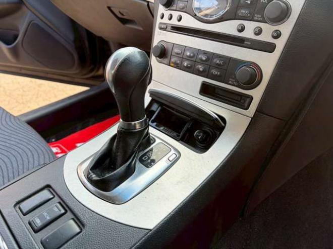 スカイライン2.5 250GT FOUR 4WD　ドライブレコーダー　ETC　パワステ　パワーウィンドウ　ナビ　電動シート　寒冷地仕様　アルミホイール　エアコン　盗難防止装置　キーレスエントリー　ABS　横滑り防止装置 2500