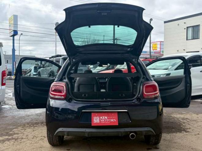 シトロエンDS3 シック　ETC　エアコン・クーラー　パワステ　パワーウィンドウ　キーレス　ABS 運転席エアバッグ　助手席エアバッグ　サイドエアバッグ　横滑り防止装置　社外ナビ　MTモード付 正規輸入車 2WD 1200