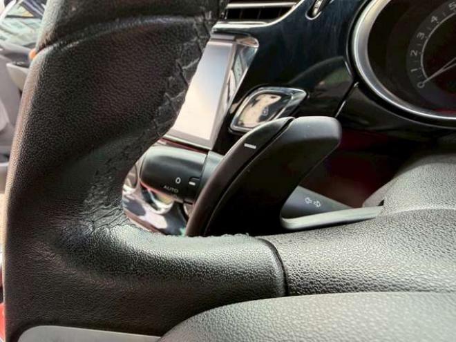 シトロエンDS3 シック　ETC　エアコン・クーラー　パワステ　パワーウィンドウ　キーレス　ABS 運転席エアバッグ　助手席エアバッグ　サイドエアバッグ　横滑り防止装置　社外ナビ　MTモード付 正規輸入車 2WD 1200