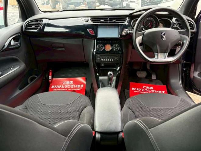 シトロエンDS3 シック　ETC　エアコン・クーラー　パワステ　パワーウィンドウ　キーレス　ABS 運転席エアバッグ　助手席エアバッグ　サイドエアバッグ　横滑り防止装置　社外ナビ　MTモード付 正規輸入車 2WD 1200