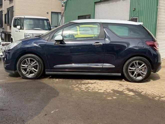 シトロエンDS3 シック　ETC　エアコン・クーラー　パワステ　パワーウィンドウ　キーレス　ABS 運転席エアバッグ　助手席エアバッグ　サイドエアバッグ　横滑り防止装置　社外ナビ　MTモード付 正規輸入車 2WD 1200