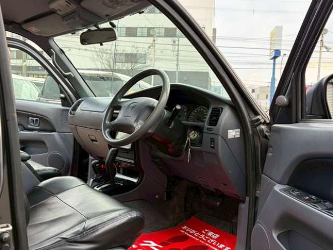 ハイラックスサーフ2.7 SSR-X Vセレクション 4WD　社外ナビ　バックカメラ　社外アルミホイール　エアコン　リフトアップ　パワステ　パワーウィンドウ　キーレスエントリー　ETC　ABS　ルーフレール 2700