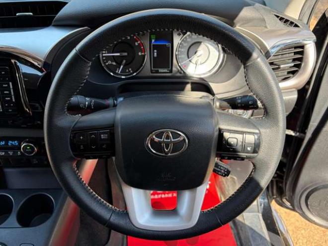 ハイラックス2.4 Z ディーゼルターボ 4WD　 2400