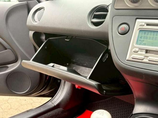 インテグラタイプR 2.0　ワンオーナー　レカロシート　パワステ　パワーウィンドウ　純正アルミホイール　ABS　キーレスエントリー　横滑り防止装置　エアコン　盗難防止装置 2WD 2000