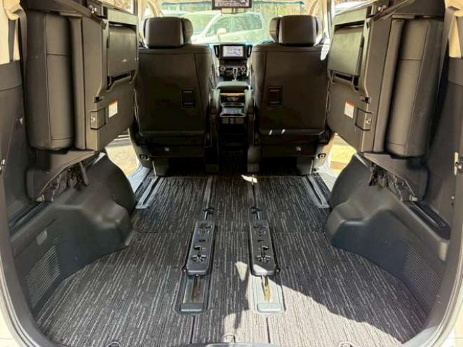 ヴェルファイアハイブリッド 2.5 ZR Gエディション E-Four 4WD　ドライブレコーダー　両側パワスラ　パワステ　パワーウィンドウ　TV　ナビ　バックカメラ　電動リアゲート　後席モニター　電動シート　シートヒーター　オットマン　クルーズコントロール　キーレスエントリー 2500