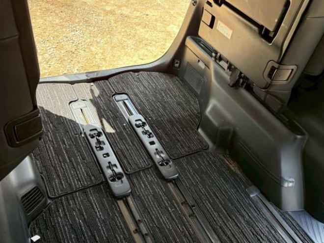 ヴェルファイアハイブリッド 2.5 ZR Gエディション E-Four 4WD　ドライブレコーダー　両側パワスラ　パワステ　パワーウィンドウ　TV　ナビ　バックカメラ　電動リアゲート　後席モニター　電動シート　シートヒーター　オットマン　クルーズコントロール　キーレスエントリー 2500