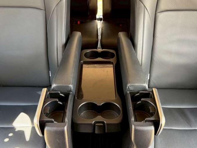 ヴェルファイアハイブリッド 2.5 ZR Gエディション E-Four 4WD　ドライブレコーダー　両側パワスラ　パワステ　パワーウィンドウ　TV　ナビ　バックカメラ　電動リアゲート　後席モニター　電動シート　シートヒーター　オットマン　クルーズコントロール　キーレスエントリー 2500