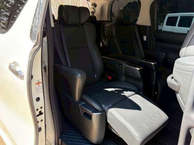 ヴェルファイアハイブリッド 2.5 ZR Gエディション E-Four 4WD　ドライブレコーダー　両側パワスラ　パワステ　パワーウィンドウ　TV　ナビ　バックカメラ　電動リアゲート　後席モニター　電動シート　シートヒーター　オットマン　クルーズコントロール　キーレスエントリー 2500