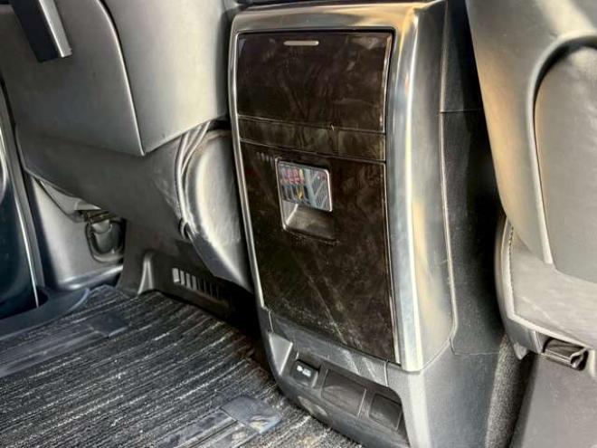 ヴェルファイアハイブリッド 2.5 ZR Gエディション E-Four 4WD　ドライブレコーダー　両側パワスラ　パワステ　パワーウィンドウ　TV　ナビ　バックカメラ　電動リアゲート　後席モニター　電動シート　シートヒーター　オットマン　クルーズコントロール　キーレスエントリー 2500