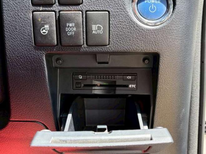 ヴェルファイアハイブリッド 2.5 ZR Gエディション E-Four 4WD　ドライブレコーダー　両側パワスラ　パワステ　パワーウィンドウ　TV　ナビ　バックカメラ　電動リアゲート　後席モニター　電動シート　シートヒーター　オットマン　クルーズコントロール　キーレスエントリー 2500