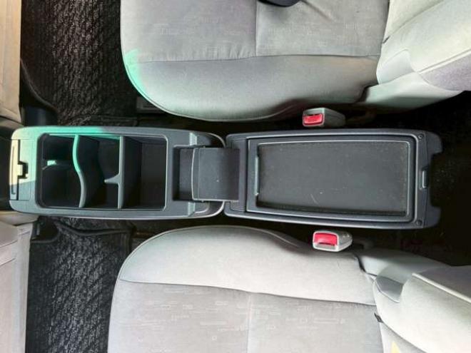 マークXジオ2.4 240G 4WD　6人乗り　3列シート　パワステ　パワーウィンドウ　純正ナビ　キーレスエントリー　ETC　バックカメラ　ABS　盗難防止装置　エアコン　電動シート　横滑り防止装置　アルミホイール 2400