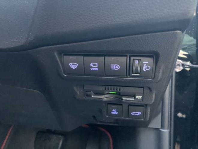 カローラクロス1.8 ハイブリッド Z E-Four 4WD　モデリスタエアロ　電動シート　電動リアゲート　バックカメラ　ETC　フルセグTV　パワステ　パワーウィンドウ　ABS　クルーズコントロール　アルミホイール　盗難防止装置　横滑り防止装置　ルーフレール 1800