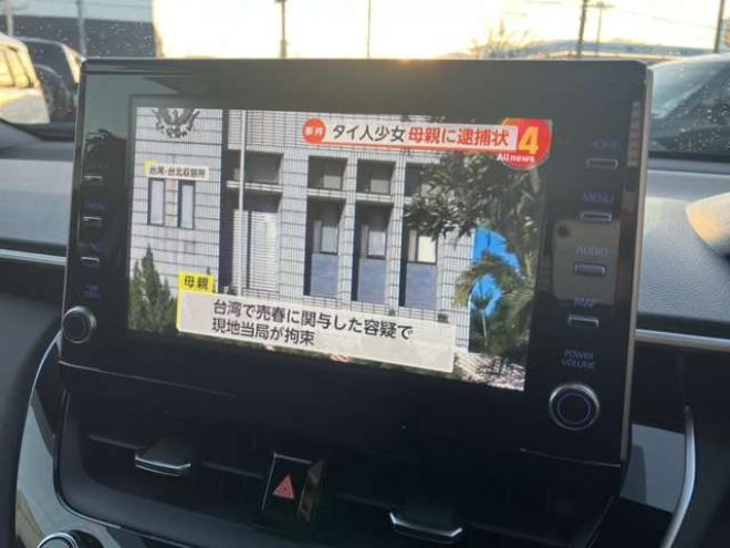 カローラクロス1.8 ハイブリッド Z E-Four 4WD　モデリスタエアロ　電動シート　電動リアゲート　バックカメラ　ETC　フルセグTV　パワステ　パワーウィンドウ　ABS　クルーズコントロール　アルミホイール　盗難防止装置　横滑り防止装置　ルーフレール 1800