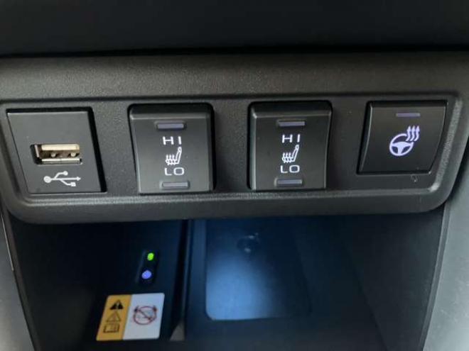 カローラクロス1.8 ハイブリッド Z E-Four 4WD　モデリスタエアロ　電動シート　電動リアゲート　バックカメラ　ETC　フルセグTV　パワステ　パワーウィンドウ　ABS　クルーズコントロール　アルミホイール　盗難防止装置　横滑り防止装置　ルーフレール 1800