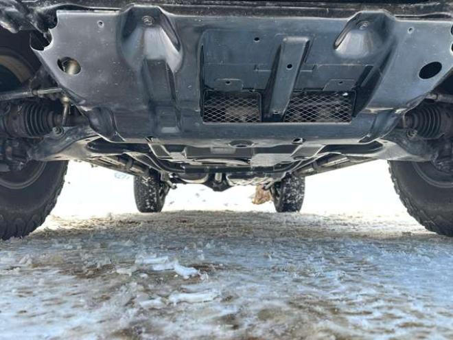 ハイラックスサーフ2.7 SSR-G 4WD　禁煙車　パワステ　パワーウィンドウ　ETC　社外ナビ　バックカメラ　キーレスエントリー　リフトアップ　エンジンスターター　寒冷地仕様　ABS　エアコン　盗難防止装置　社外アルミホイール 2700