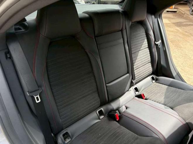 ベンツCLAクラス CLA250 4マチック 4WD　ナビ　バックカメラ　ETC　キーレスエントリー　シートヒーター　エアコン　クルーズコントロール　ABS　盗難防止装置　パワステ　パワーウィンドウ　横滑防止装置　パーキングアシスト　アイドリングストップ 正規輸入車 2000